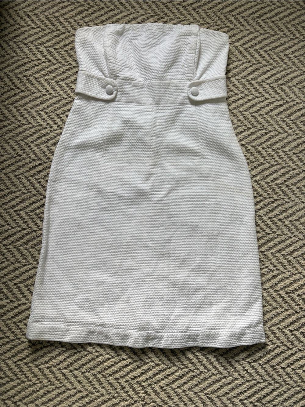 Vineyard Vines Strapless White Textured Sheath Dress